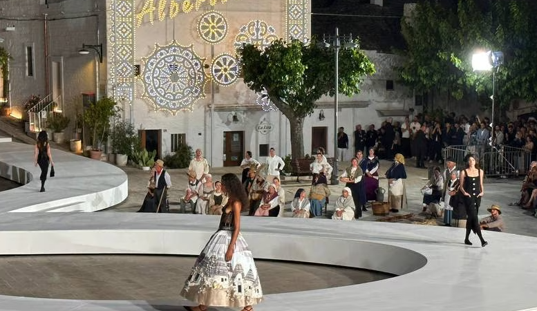 An overview of Dolce & Gabbana’s Alta Moda showcase, a heartfelt tribute to Italy.