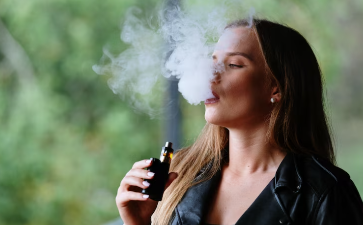 Vaping: A Gateway to Smoking for Non-Smokers, Research Reveals